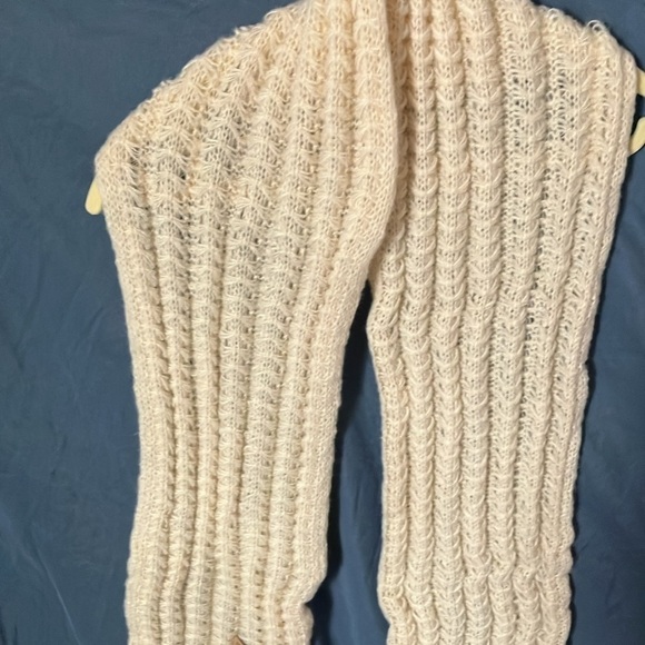 Unbranded: Cream Hand made knit scarf - Picture 10 of 16